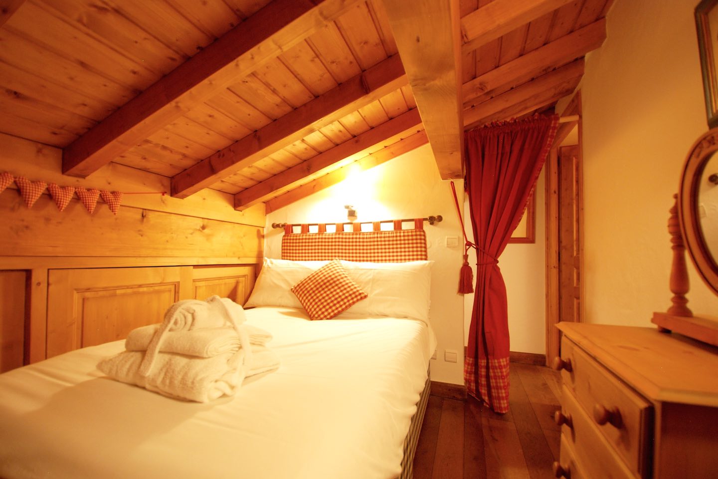 Chalet de mes Rêves - Bedroom Two